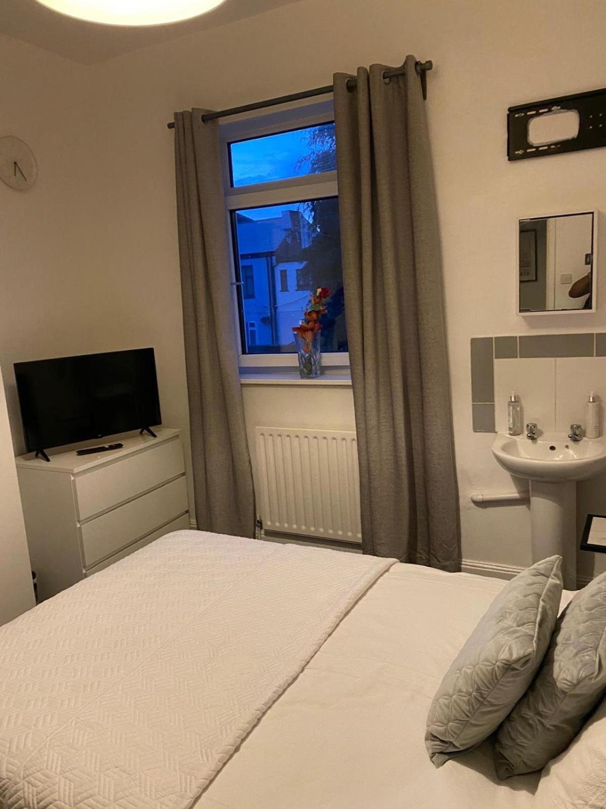 Precise Homes Ltd Wolverhampton Esterno foto